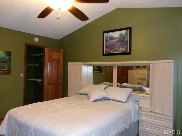 $329,900 | 160 Coventry Way, Highland, IL 62249