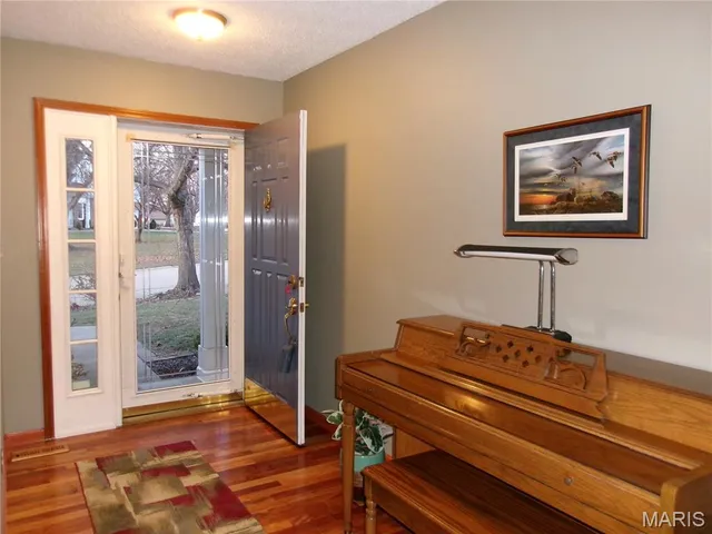 $329,900 | 160 Coventry Way, Highland, IL 62249