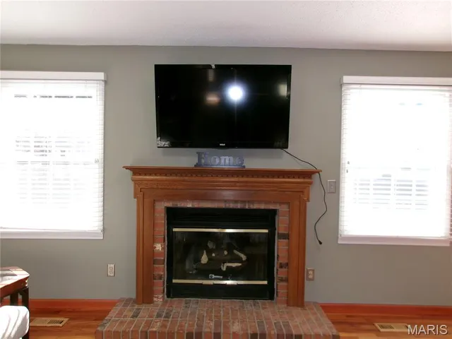 $329,900 | 160 Coventry Way, Highland, IL 62249