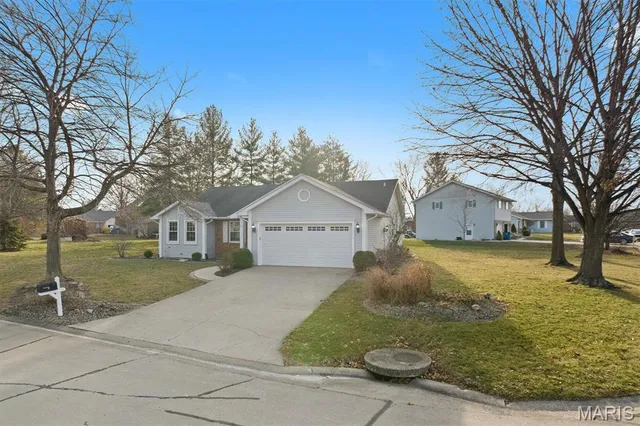 $329,900 | 160 Coventry Way, Highland, IL 62249