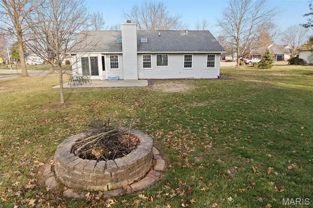 $329,900 | 160 Coventry Way, Highland, IL 62249