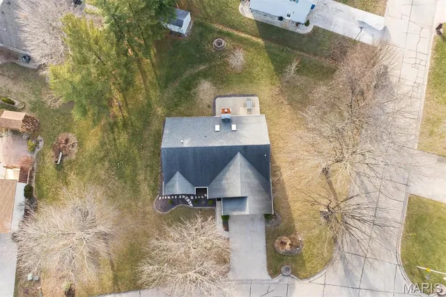 $329,900 | 160 Coventry Way, Highland, IL 62249