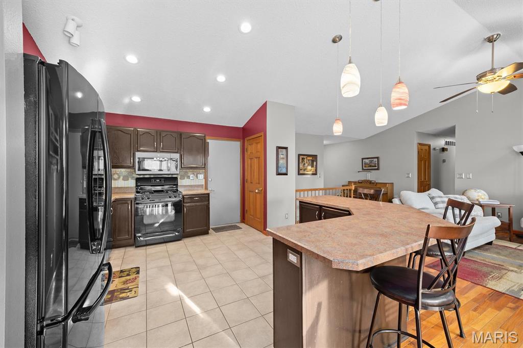 160 Coventry Way Highland, IL 62249 - Photo 9 of 36