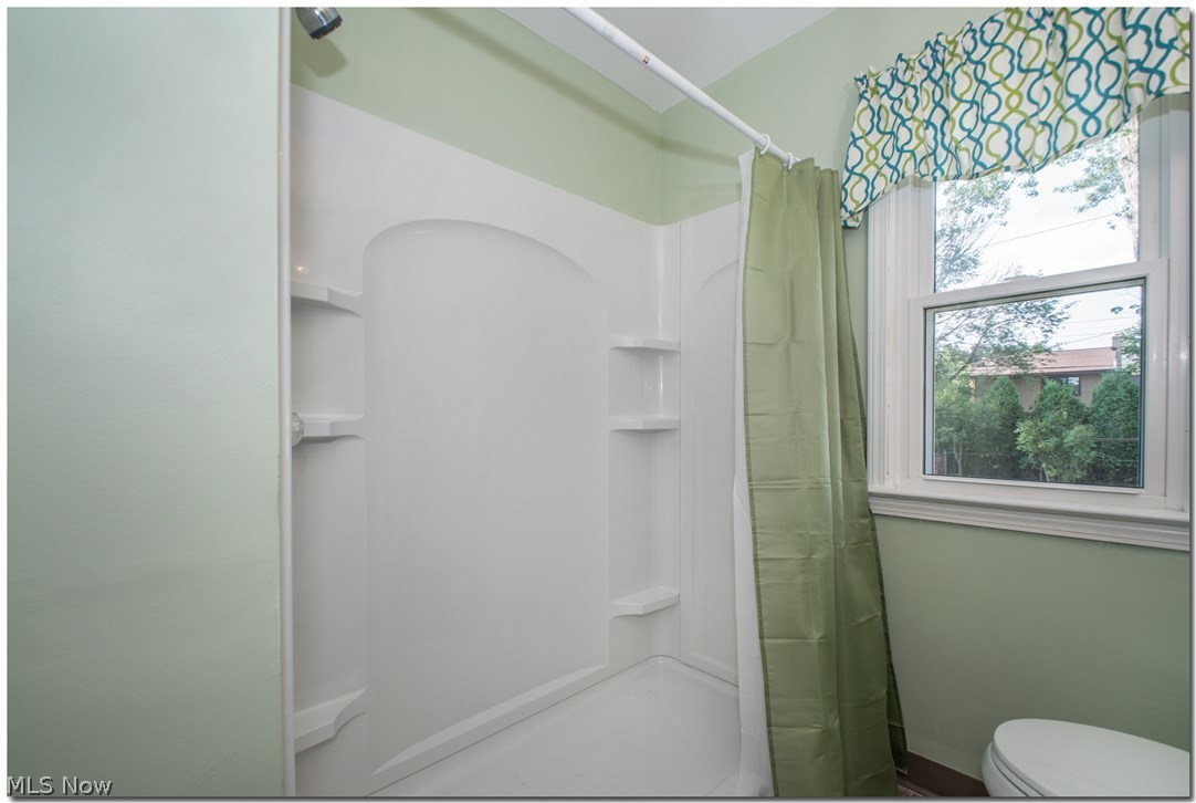 5016 South Barton Road Cleveland, OH 44124 - Photo 14 of 33