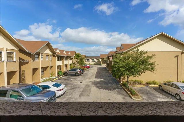$315,000 | 5314 West 26th Avenue, Unit 105, Hialeah, FL 33016