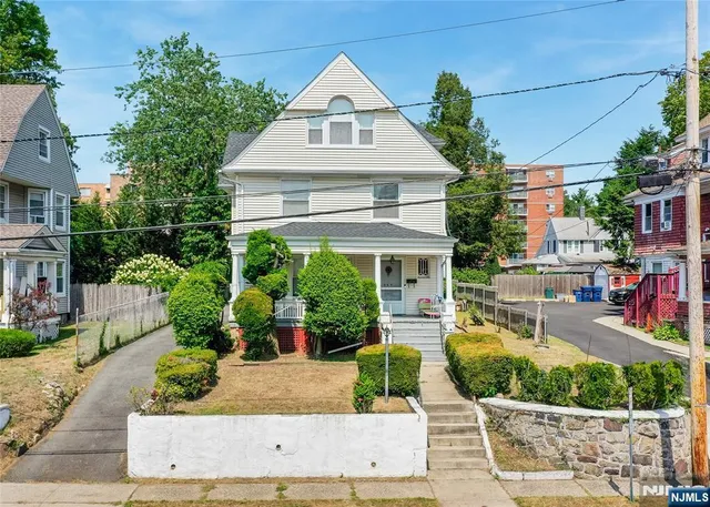 front view of house with a yard