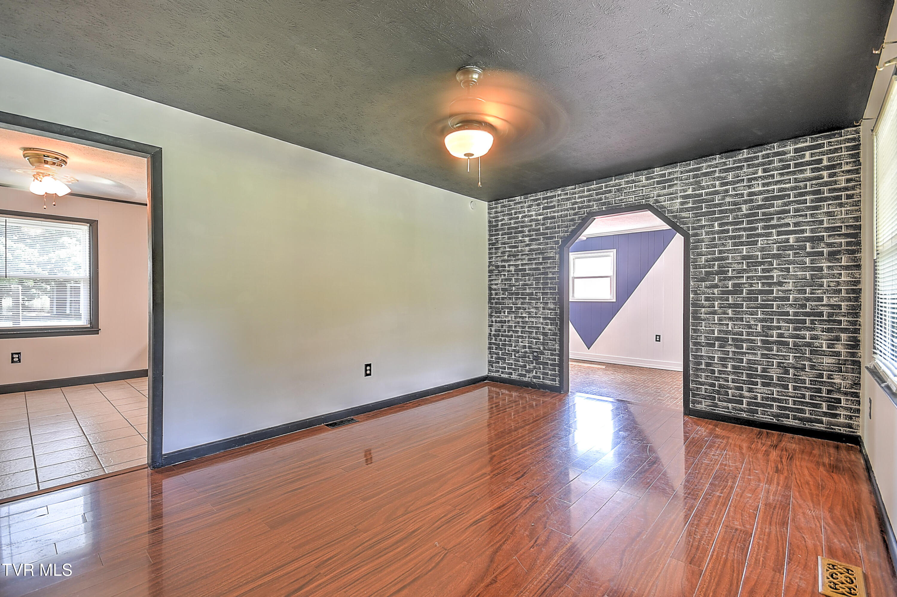 8822 Rich Valley Road Bristol, VA 24202 - Photo 17 of 49 8822 Rich Valley DA-38