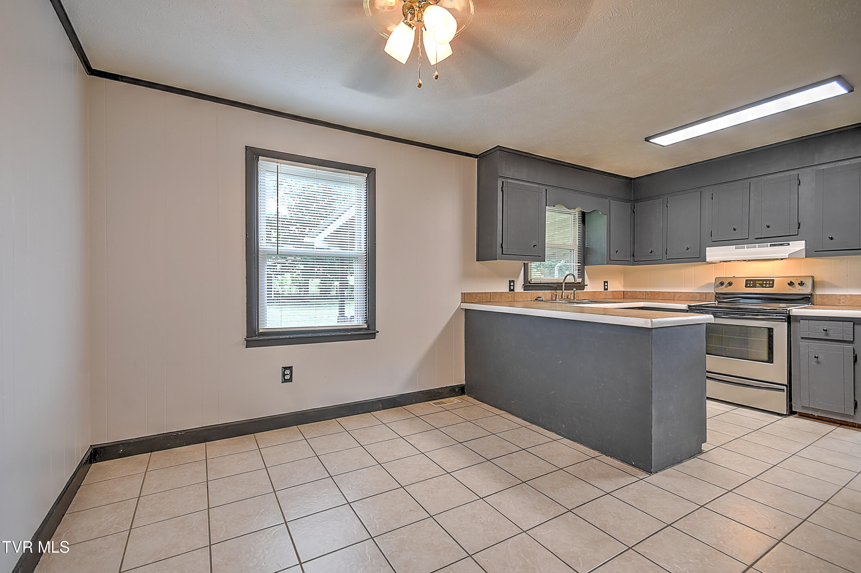 8822 Rich Valley Road Bristol, VA 24202 - Photo 20 of 49 8822 Rich Valley DA-11