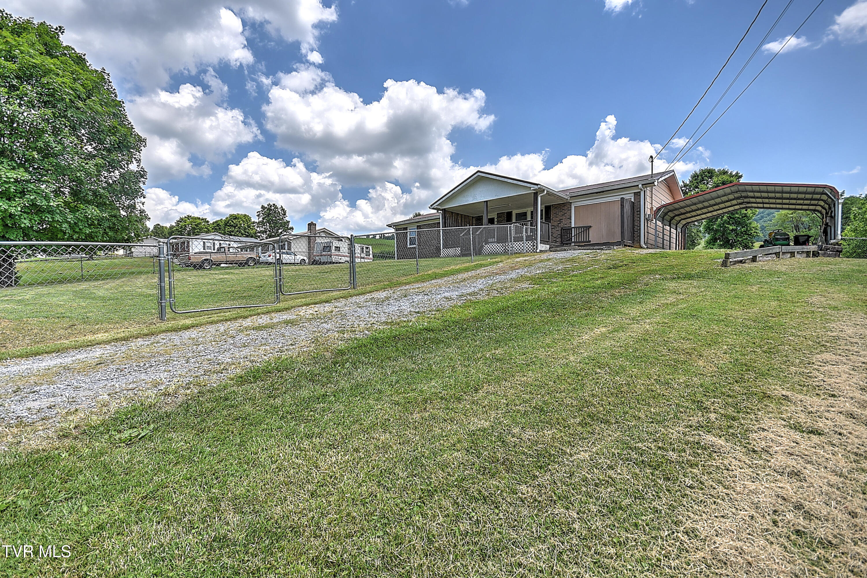 8822 Rich Valley Road Bristol, VA 24202 - Photo 2 of 49 8822 Rich Valley DA-2