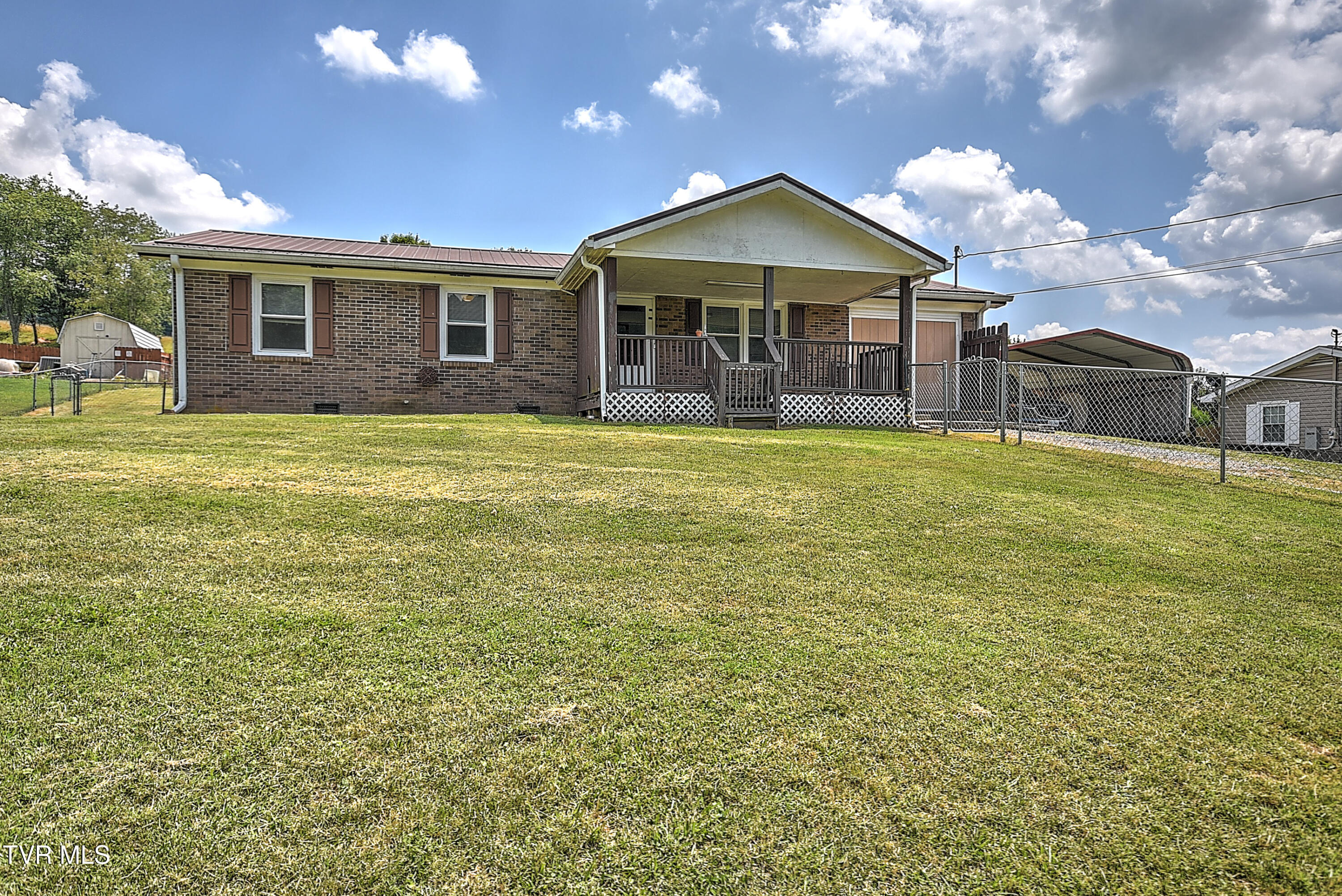 8822 Rich Valley Road Bristol, VA 24202 - Photo 3 of 49 8822 Rich Valley DA-4