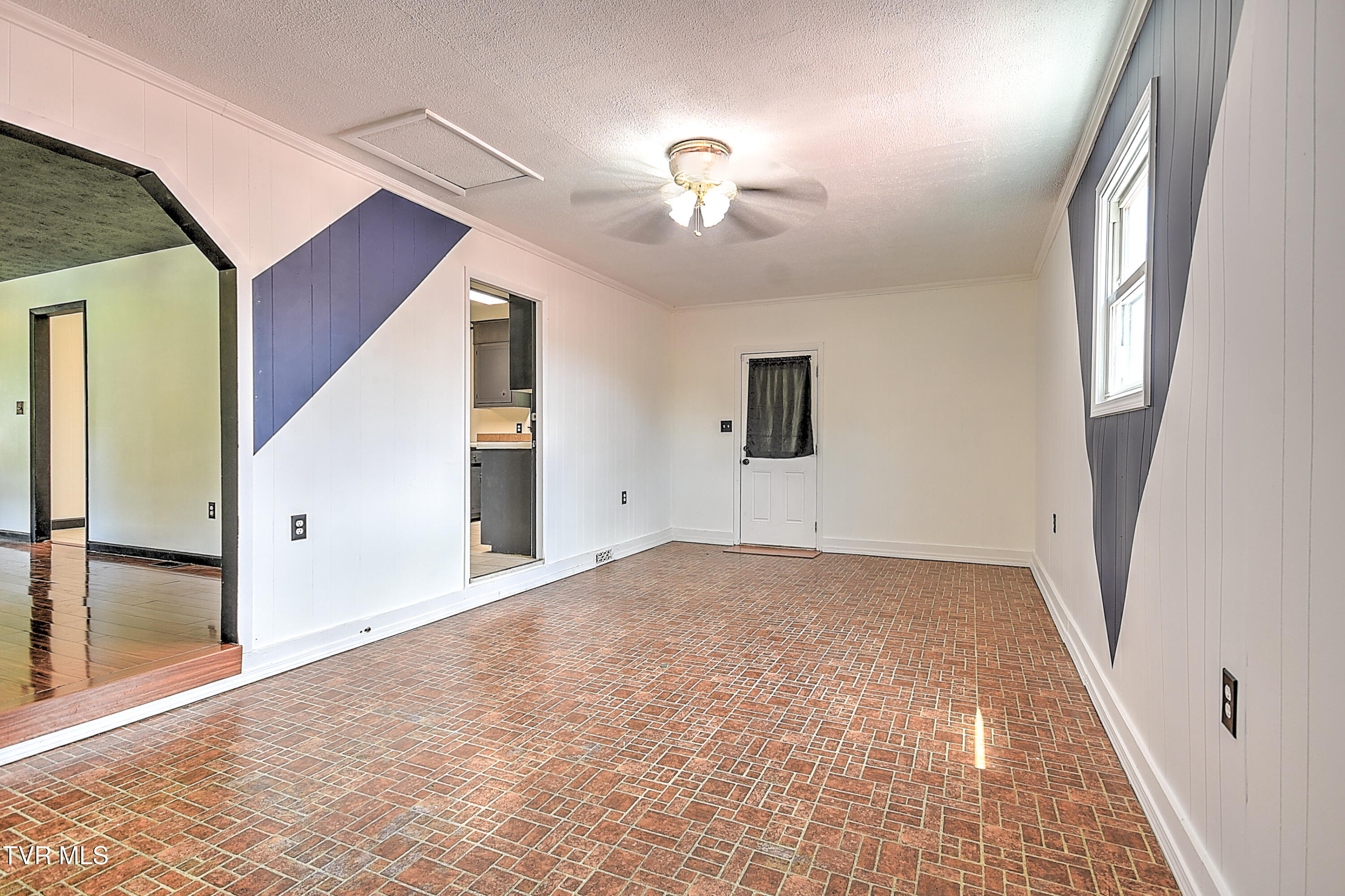 8822 Rich Valley Road Bristol, VA 24202 - Photo 31 of 49 8822 Rich Valley DA-19