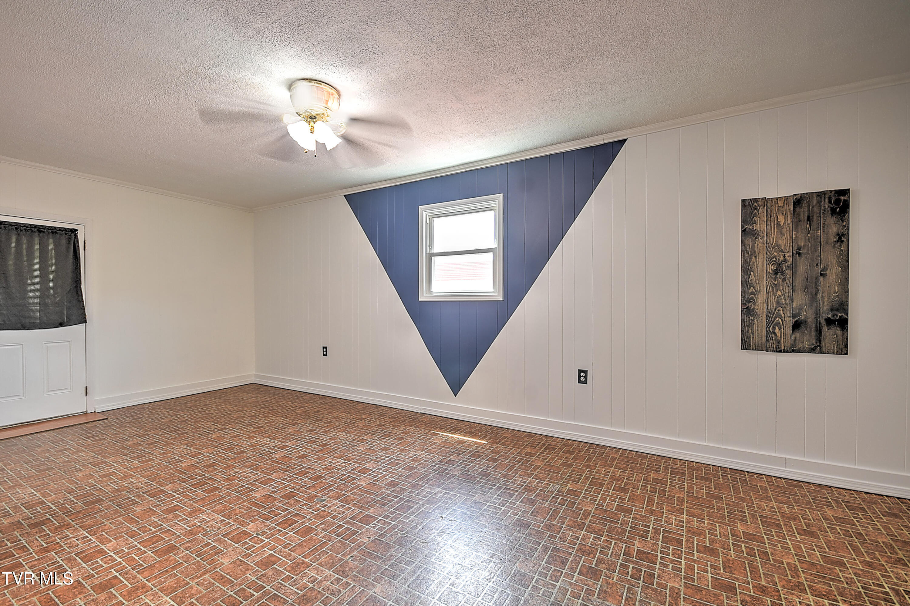 8822 Rich Valley Road Bristol, VA 24202 - Photo 32 of 49 8822 Rich Valley DA-20