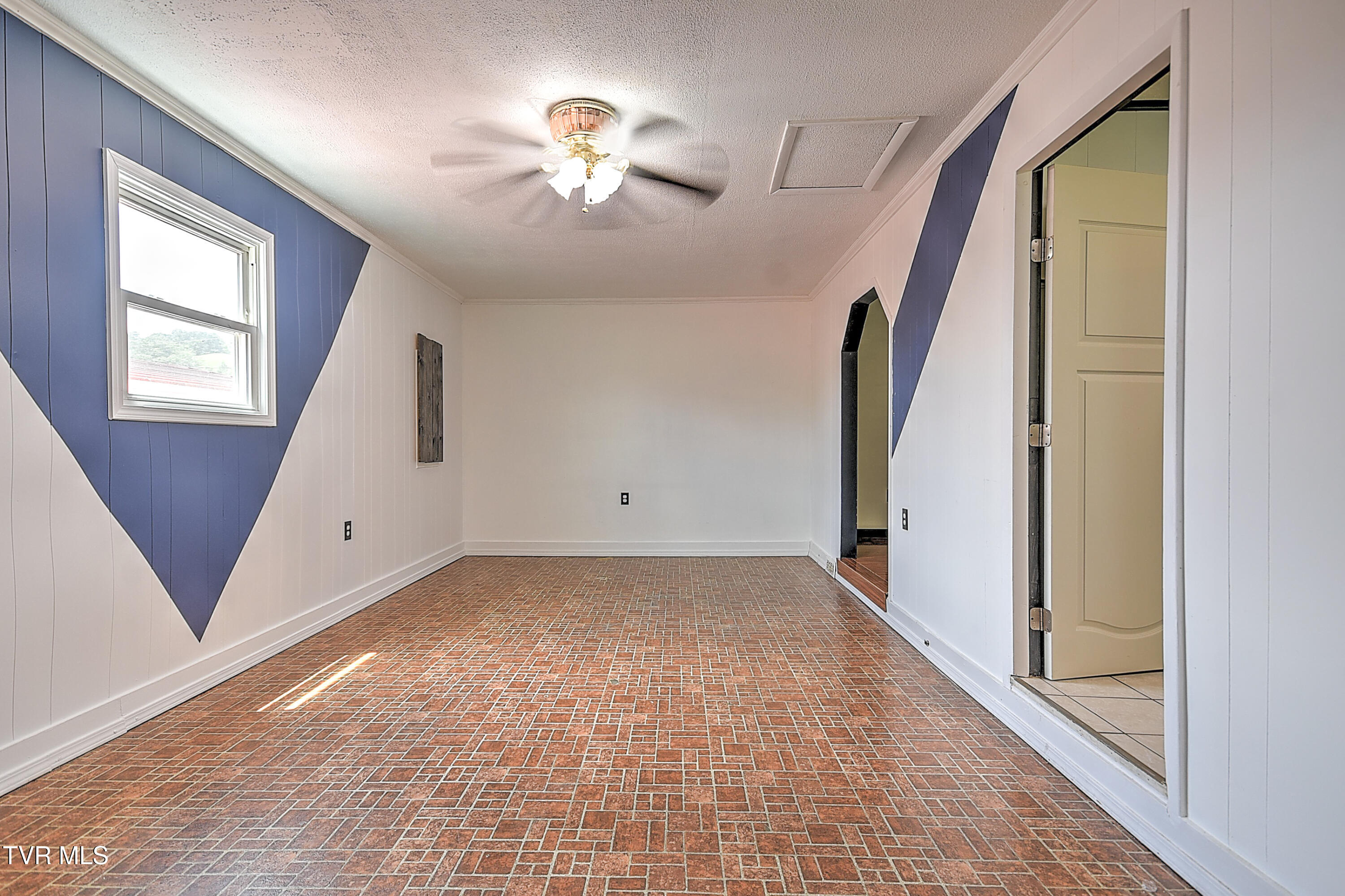 8822 Rich Valley Road Bristol, VA 24202 - Photo 33 of 49 8822 Rich Valley DA-34