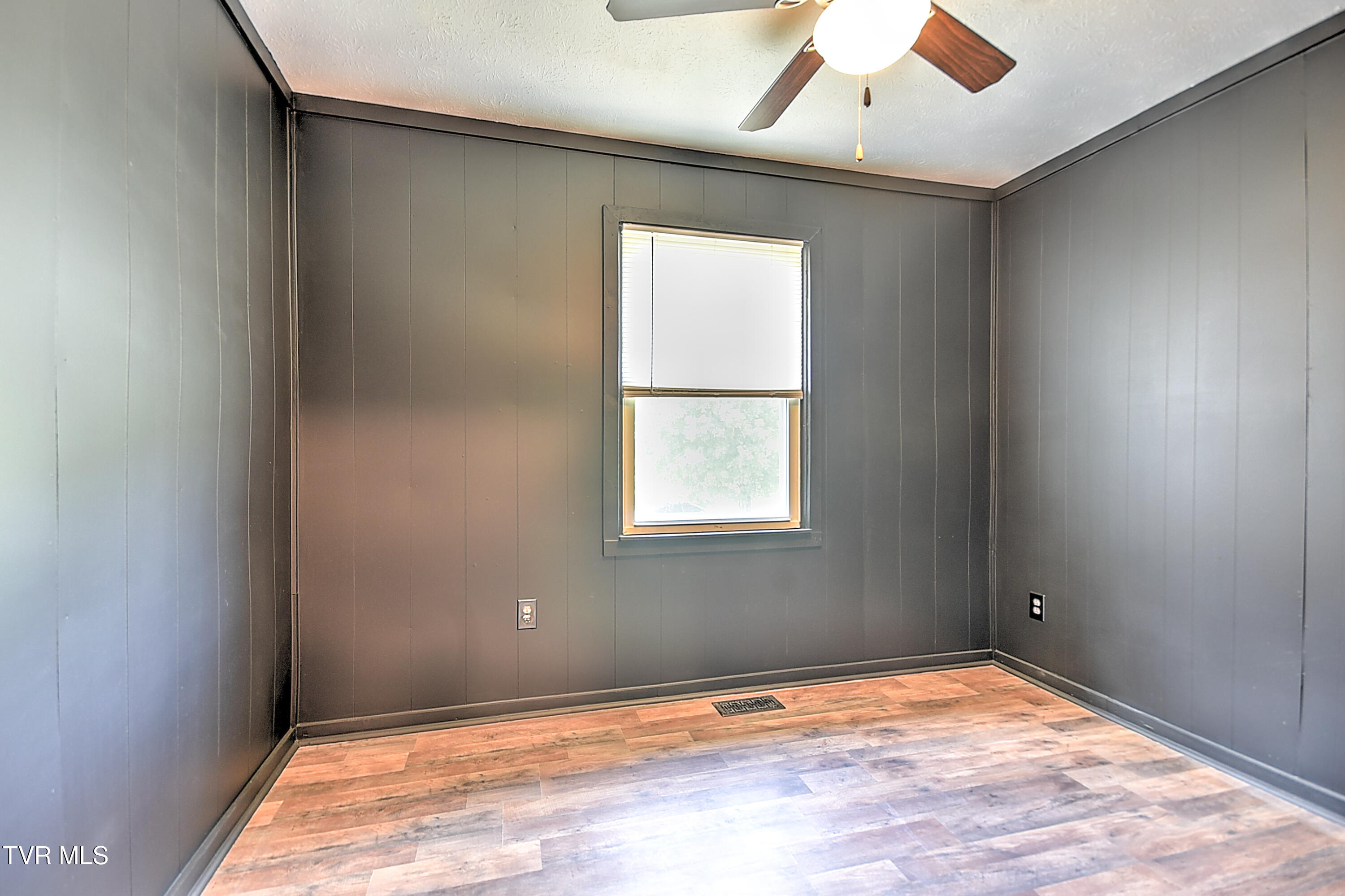 8822 Rich Valley Road Bristol, VA 24202 - Photo 35 of 49 8822 Rich Valley DA-21