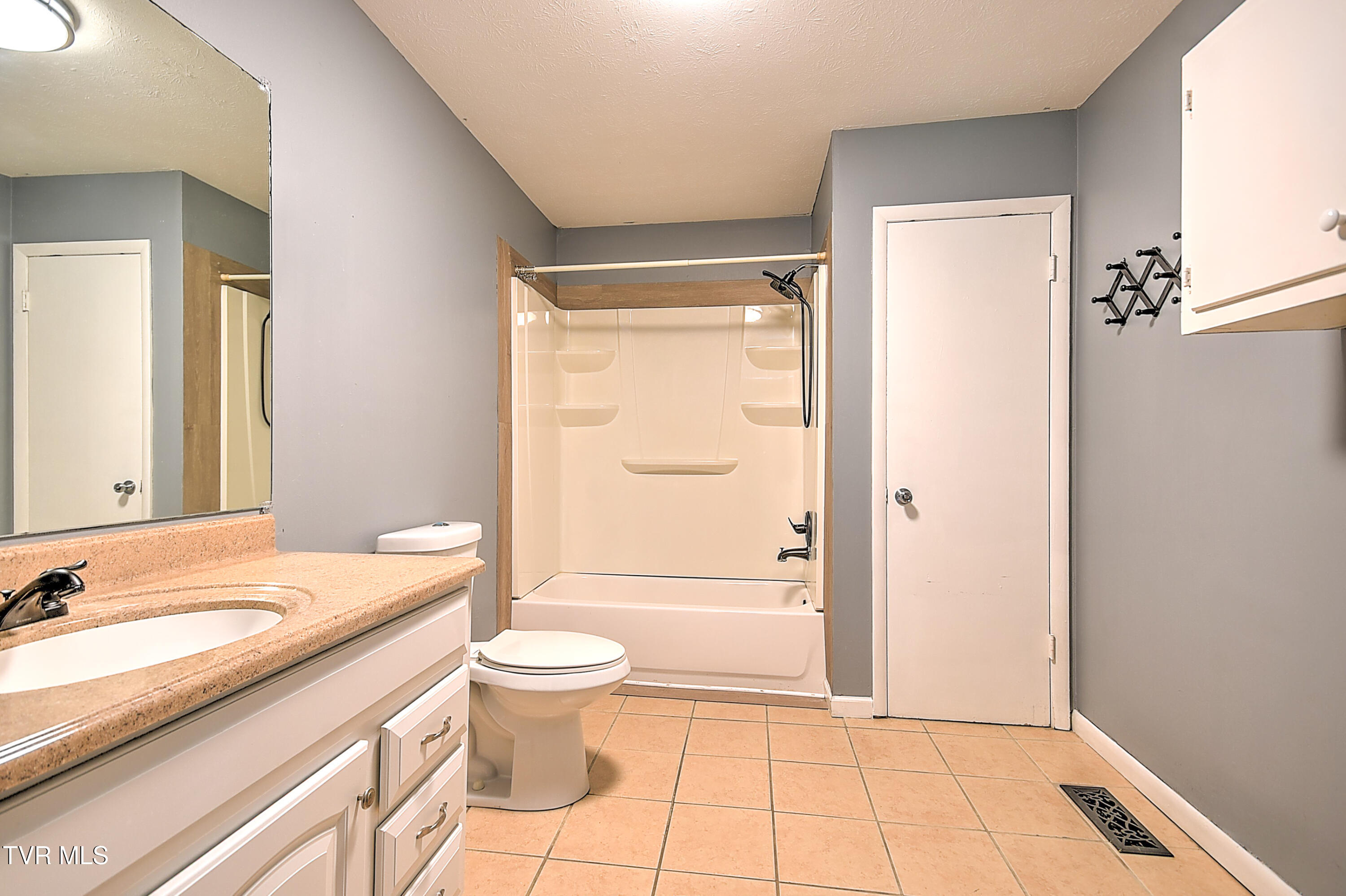 8822 Rich Valley Road Bristol, VA 24202 - Photo 38 of 49 8822 Rich Valley DA-23