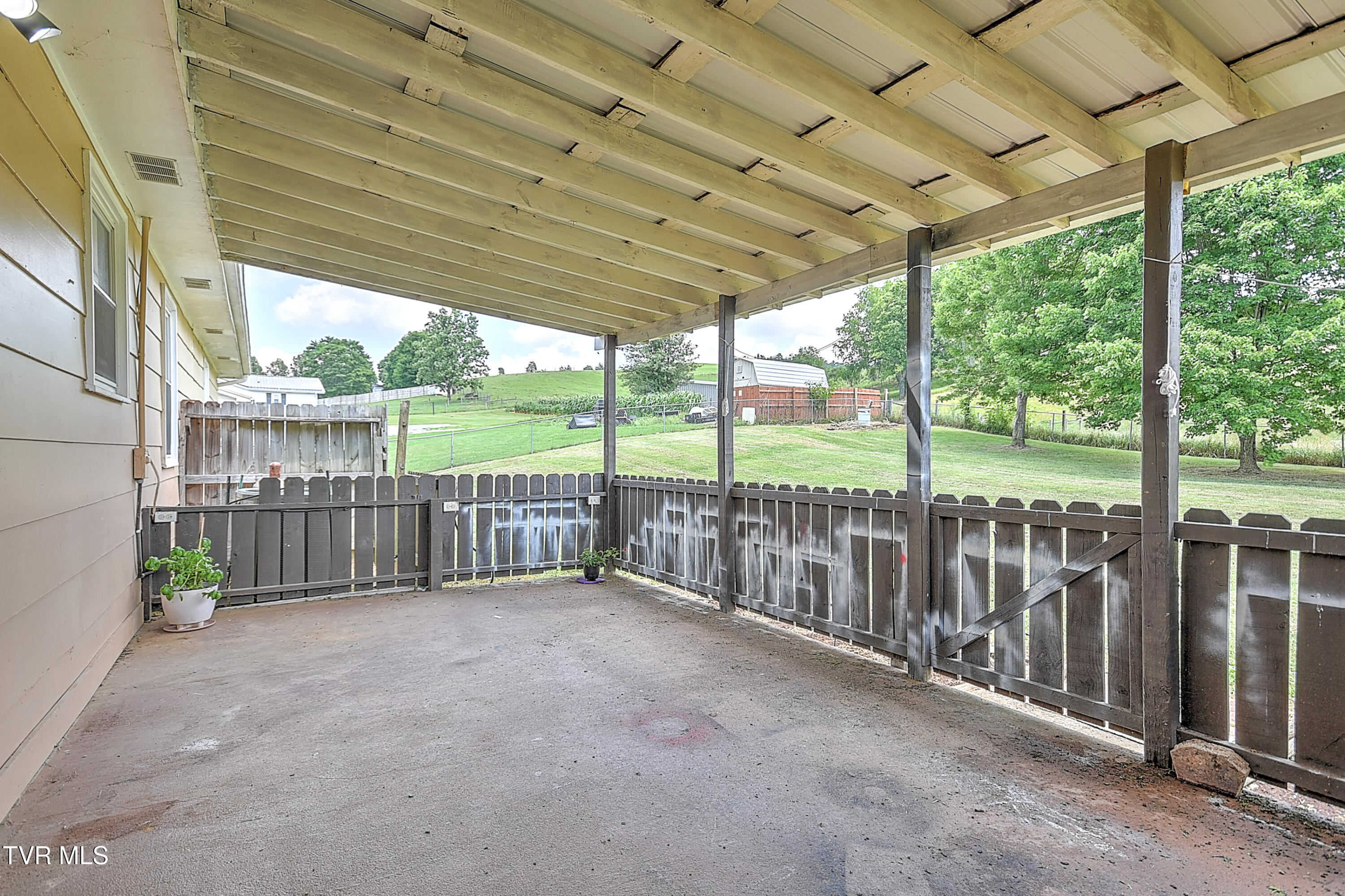 8822 Rich Valley Road Bristol, VA 24202 - Photo 48 of 49 8822 Rich Valley DA-41