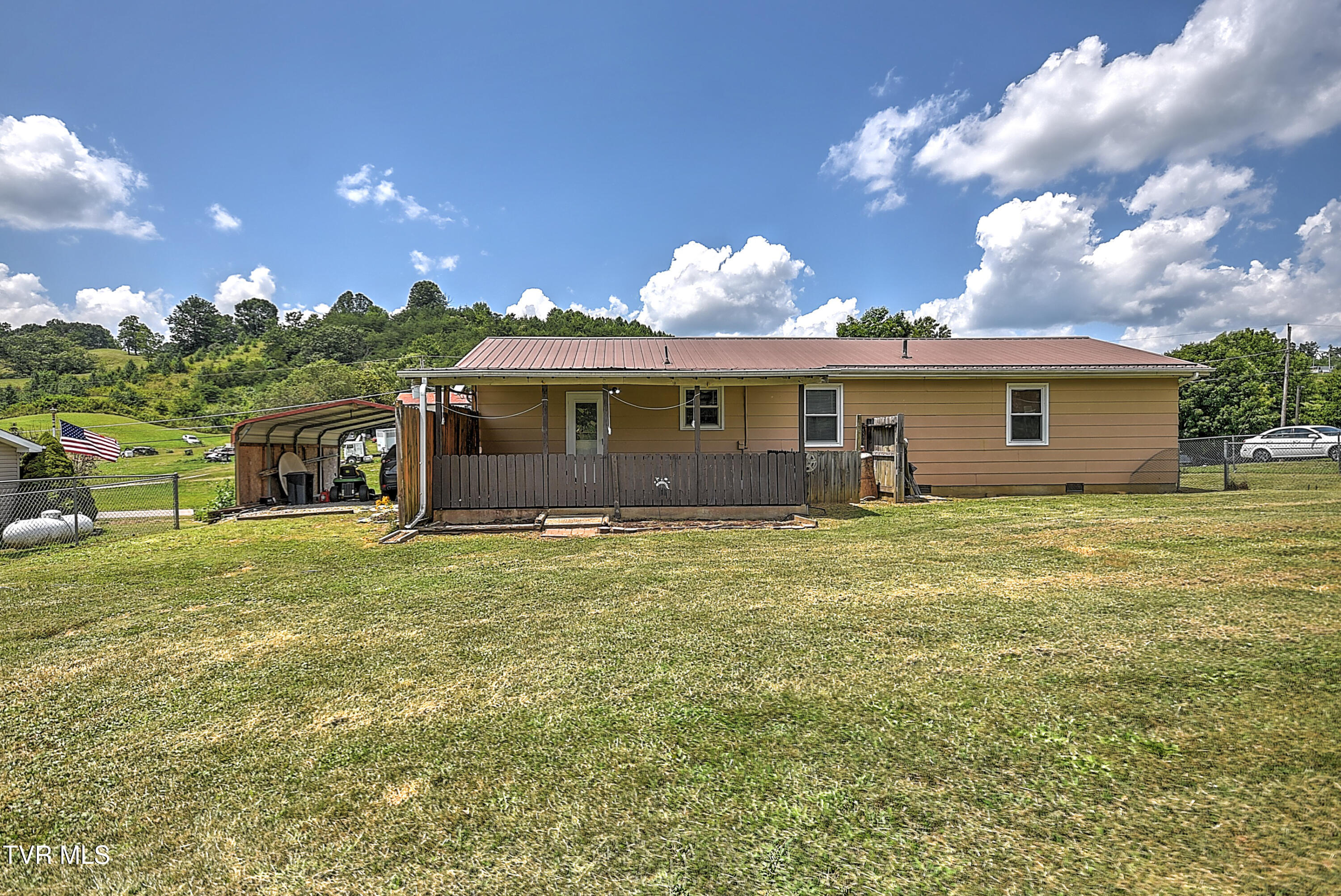 8822 Rich Valley Road Bristol, VA 24202 - Photo 5 of 49 8822 Rich Valley DA-44