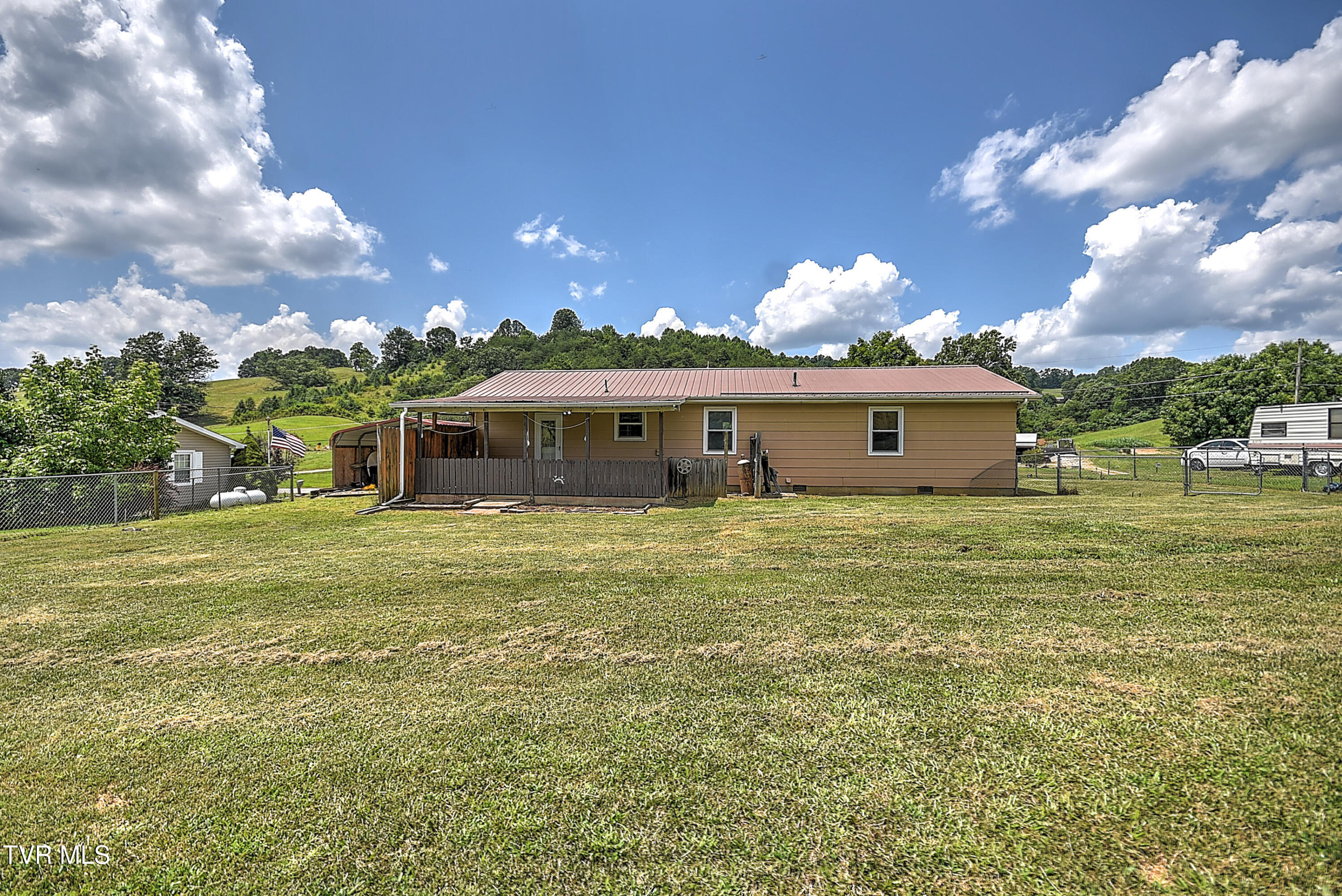 8822 Rich Valley Road Bristol, VA 24202 - Photo 6 of 49 8822 Rich Valley DA-45
