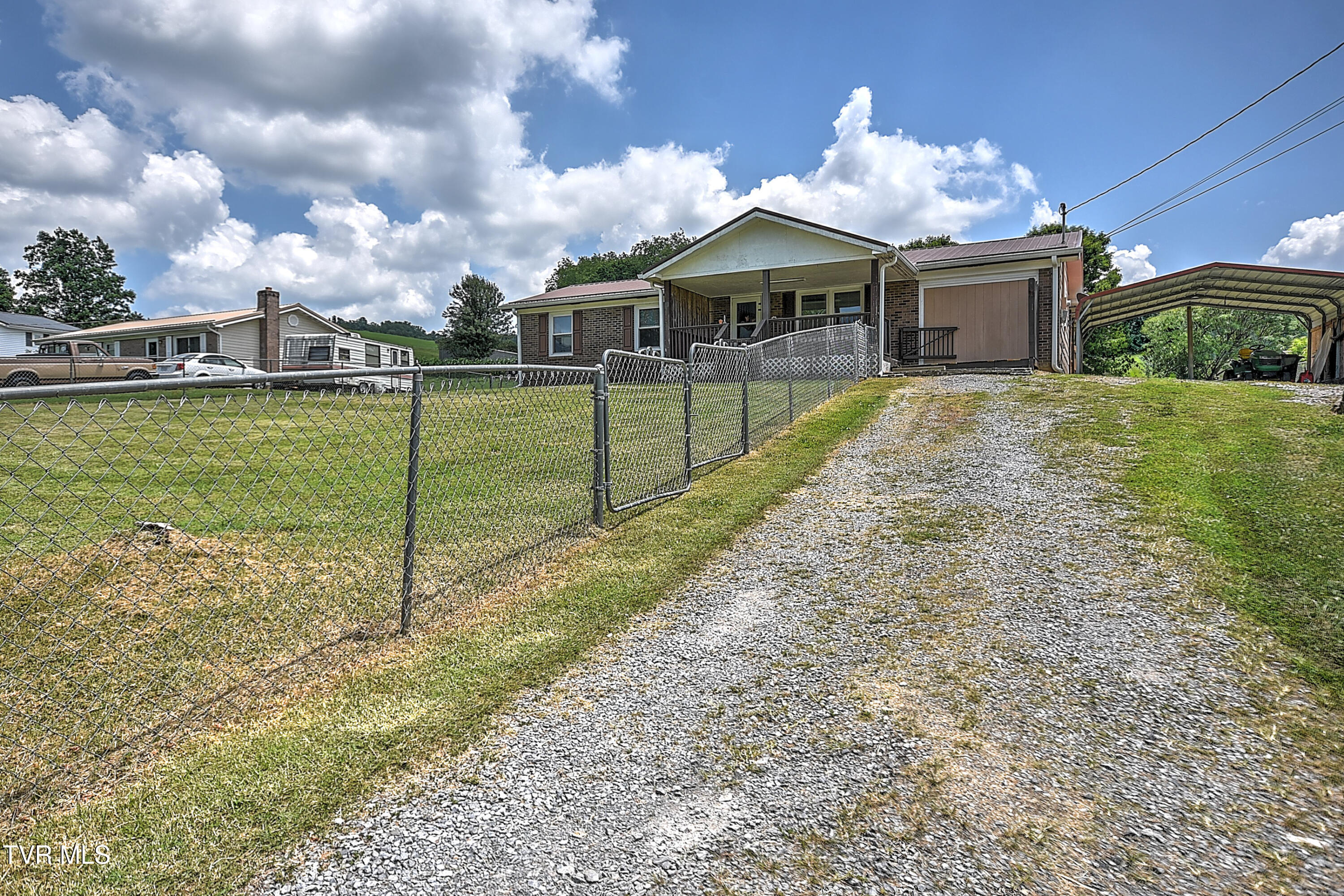8822 Rich Valley Road Bristol, VA 24202 - Photo 7 of 49 8822 Rich Valley DA