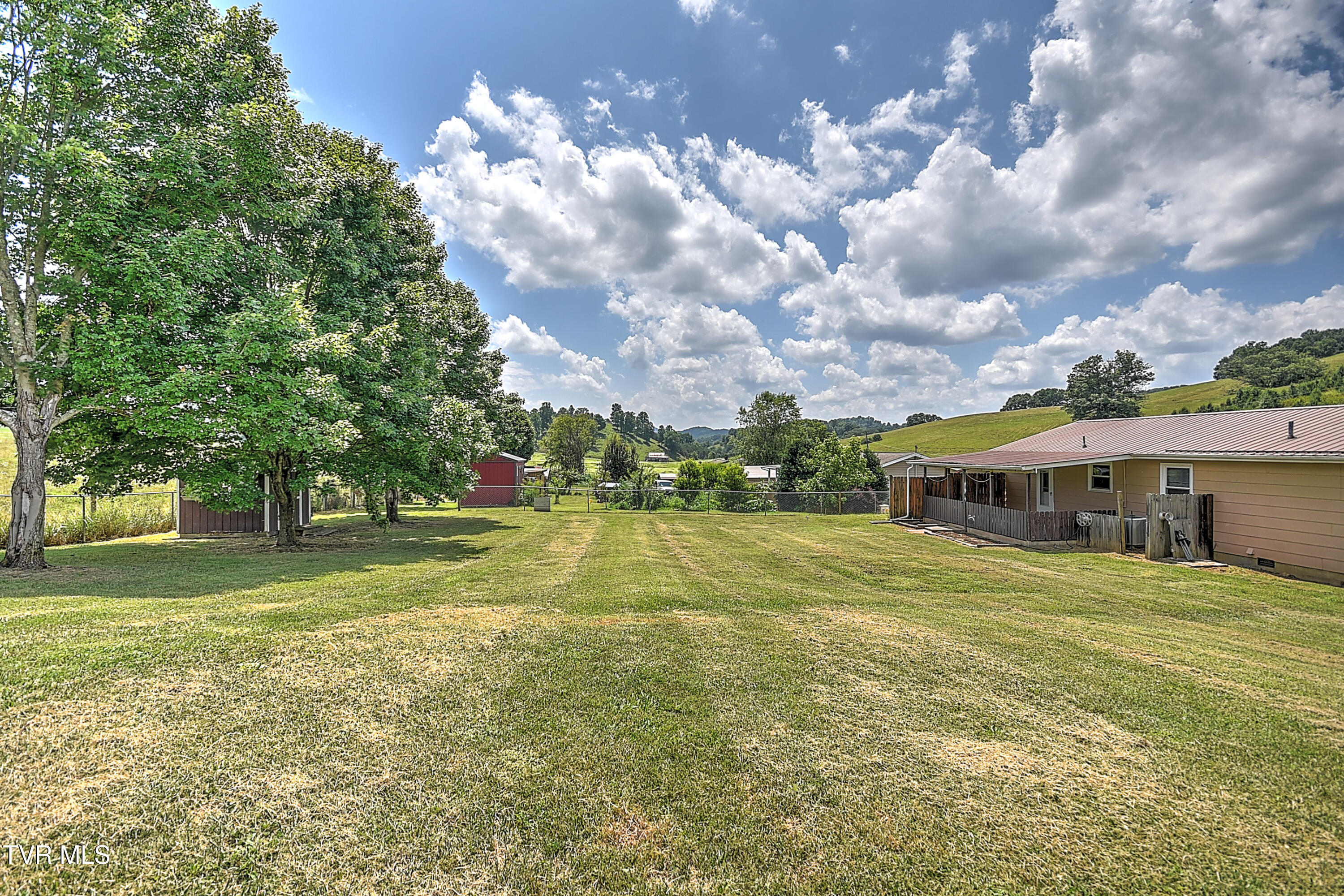 8822 Rich Valley Road Bristol, VA 24202 - Photo 8 of 49 8822 Rich Valley DA-49