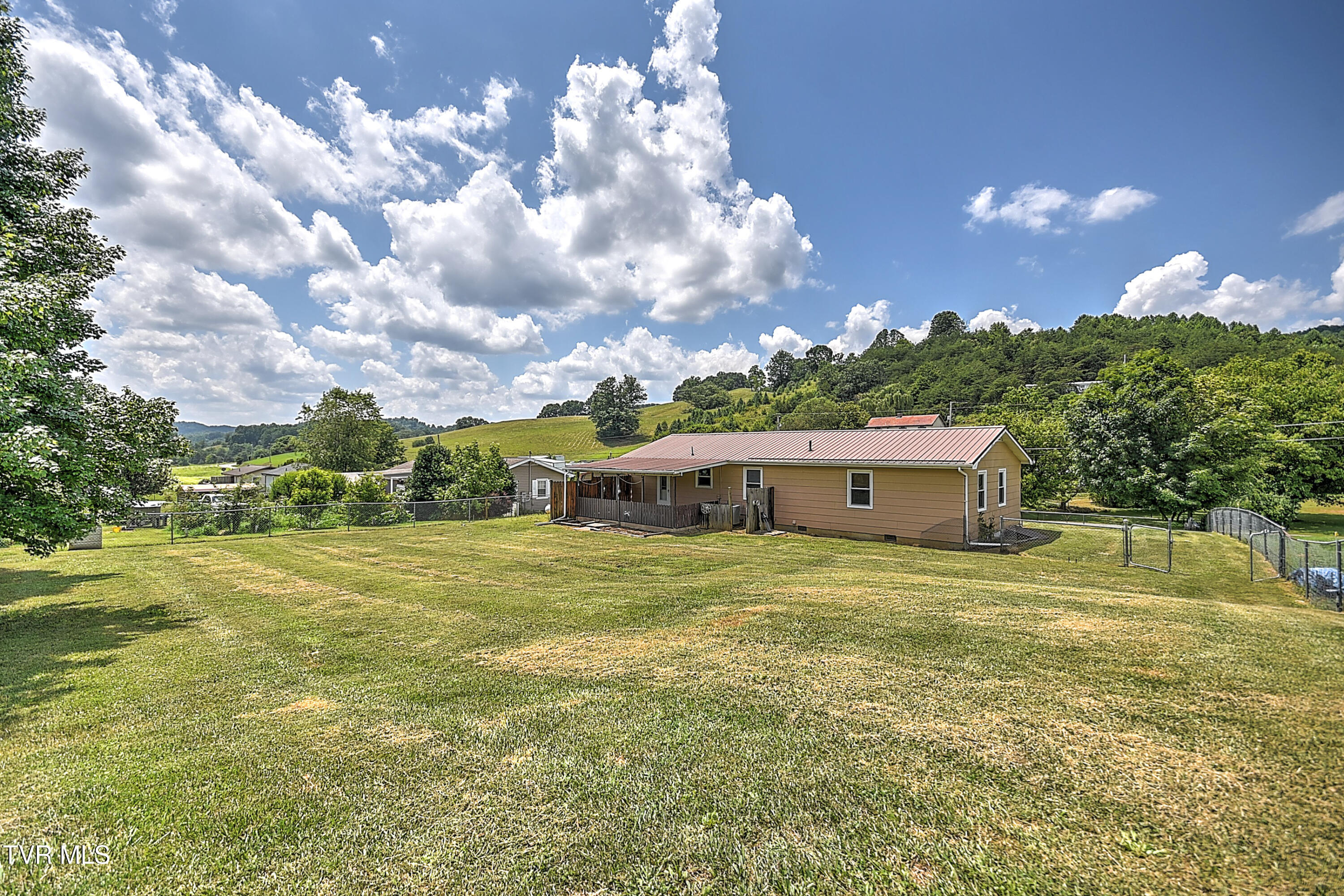 8822 Rich Valley Road Bristol, VA 24202 - Photo 9 of 49 8822 Rich Valley DA-48