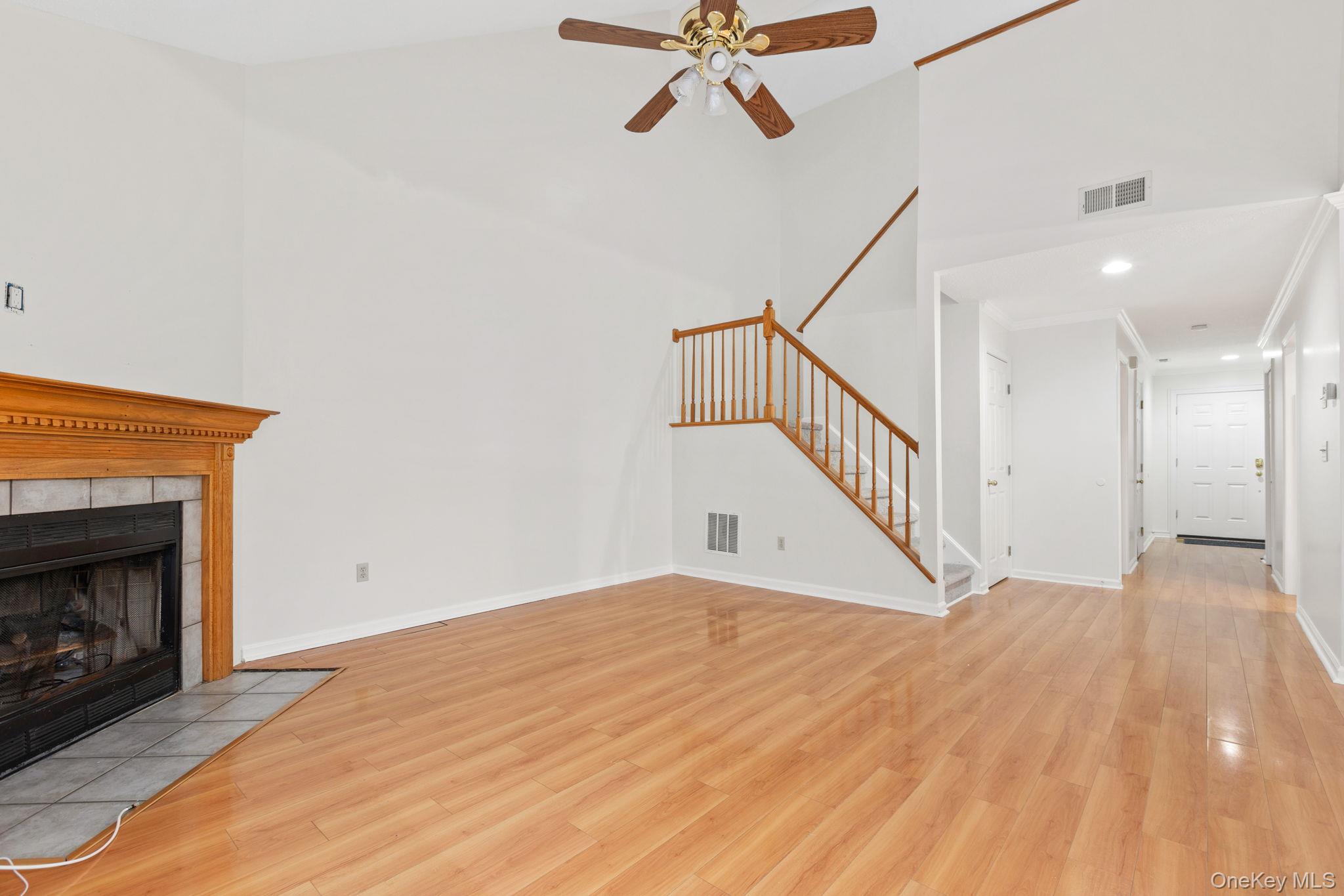104 Sparrow Ridge Road, Unit 20C Carmel, NY 10512 - Photo 11 of 30 Living Room