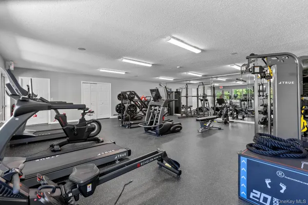 $3,600 | 104 Sparrow Ridge Road, Unit 20C, Carmel, NY 10512