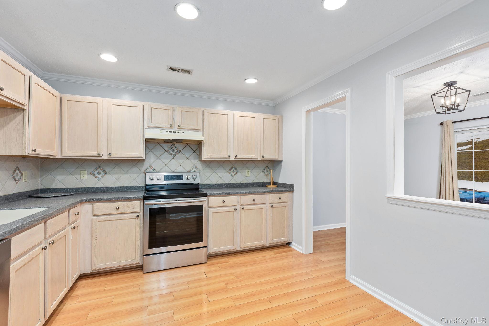 104 Sparrow Ridge Road, Unit 20C Carmel, NY 10512 - Photo 4 of 30