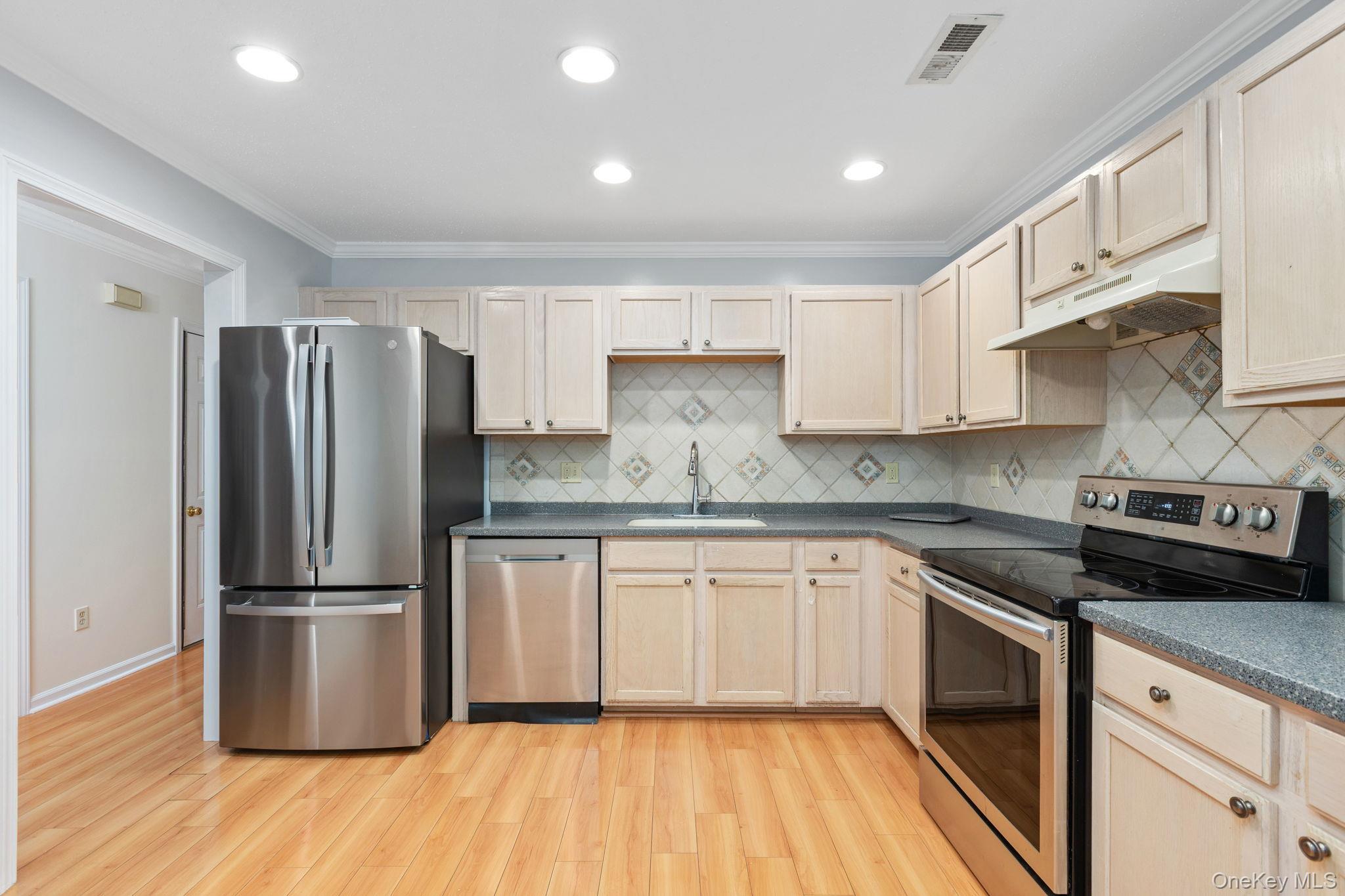 104 Sparrow Ridge Road, Unit 20C Carmel, NY 10512 - Photo 5 of 30