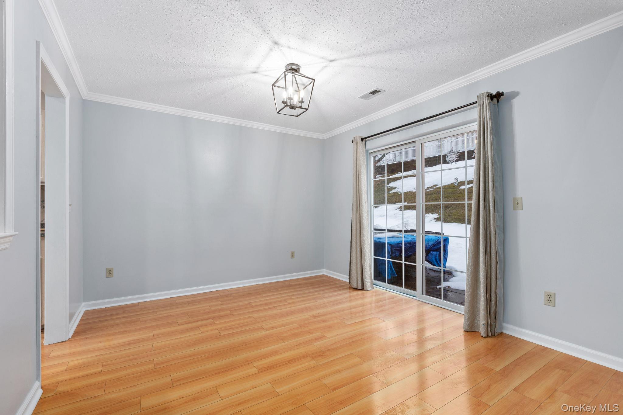 104 Sparrow Ridge Road, Unit 20C Carmel, NY 10512 - Photo 6 of 30 Dining Area with sliders to patio