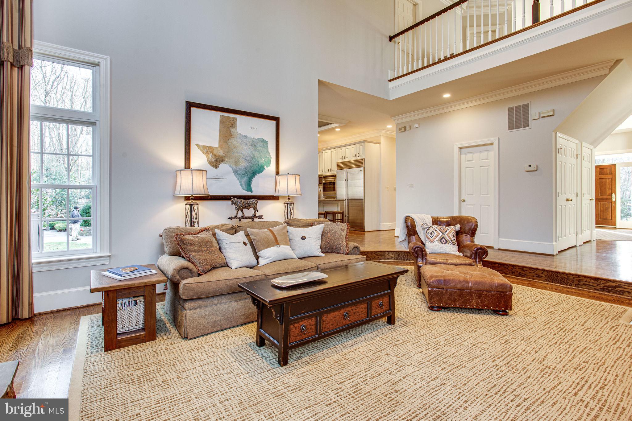 11622 Rolling Meadow Drive Great Falls, VA 22066 - Photo 12 of 45 Open and airy rooms