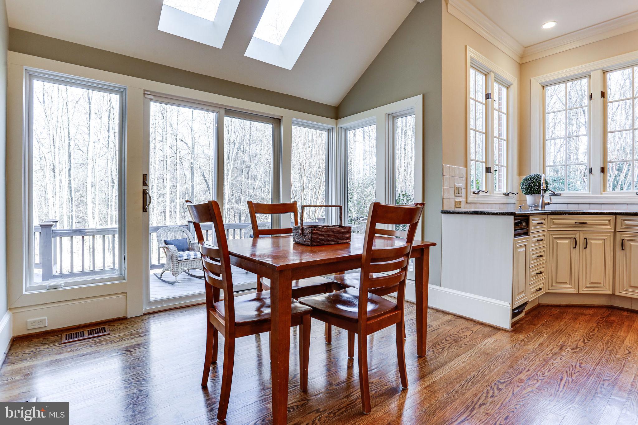 11622 Rolling Meadow Drive Great Falls, VA 22066 - Photo 16 of 45 Bright and light casual dining w/deck access