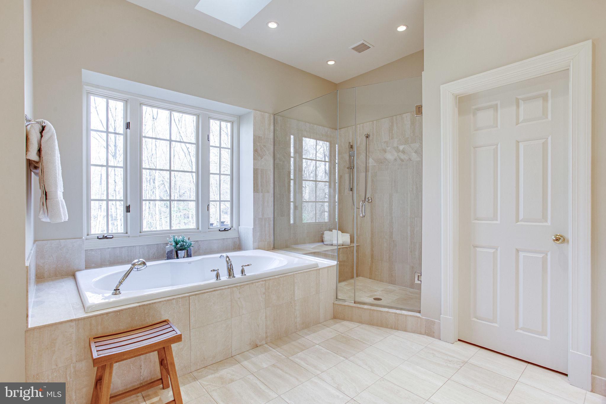 11622 Rolling Meadow Drive Great Falls, VA 22066 - Photo 20 of 45 Sparkling Owner's bathroom w/ soaking tub