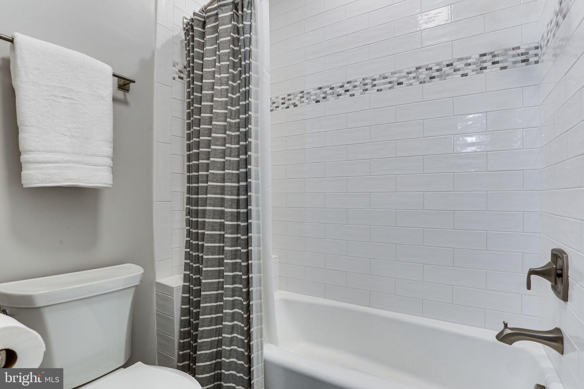 11622 Rolling Meadow Drive Great Falls, VA 22066 - Photo 27 of 45 Recently remodeled