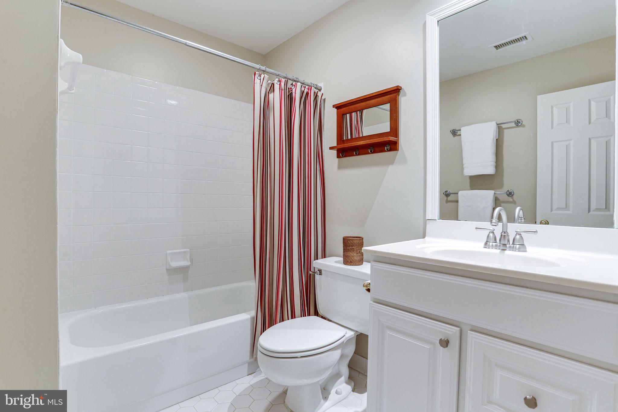 11622 Rolling Meadow Drive Great Falls, VA 22066 - Photo 34 of 45 Bathroom 4