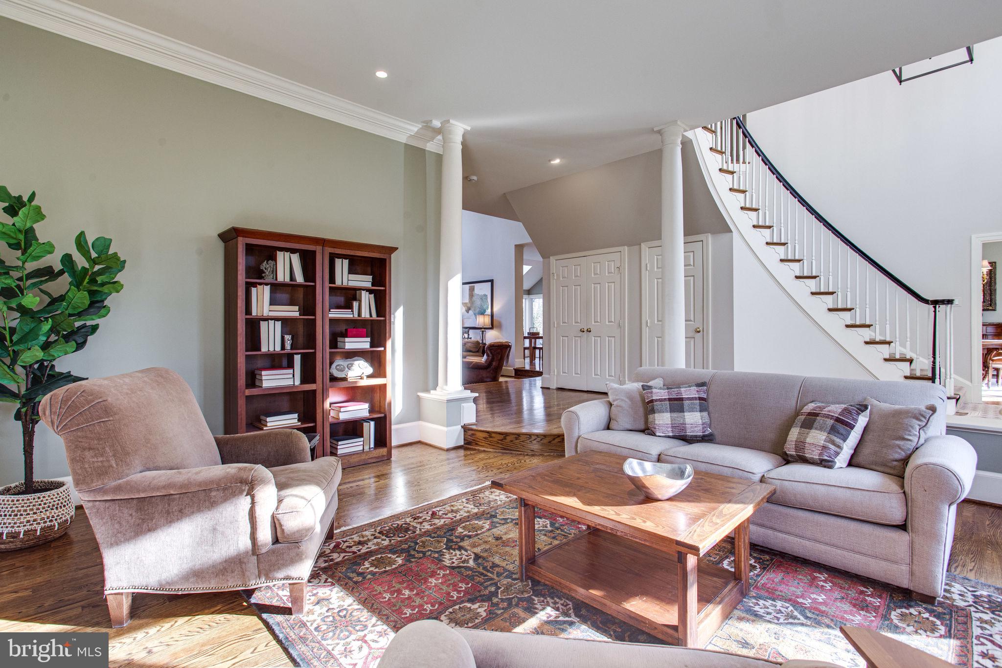 11622 Rolling Meadow Drive Great Falls, VA 22066 - Photo 8 of 45 Great flow throughout the main level