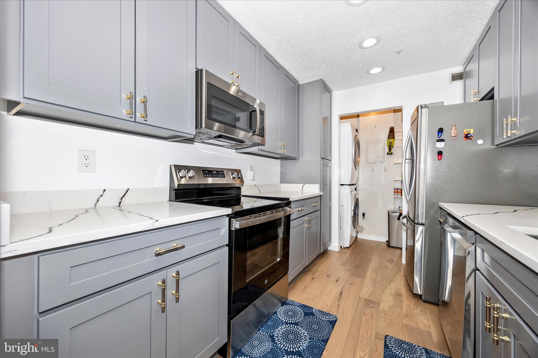 12902 Churchill Ridge Circle, Unit 214 Germantown, MD 20874 - Photo 15 of 53 Kitchen