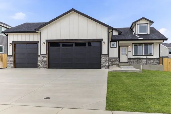 $589,900 | 6130 Stillwater Way, Mills, WY 82604