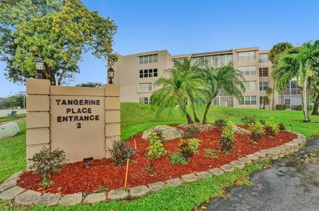 $149,900 | 9480 Tangerine Place, Unit 306, Davie, FL 33324