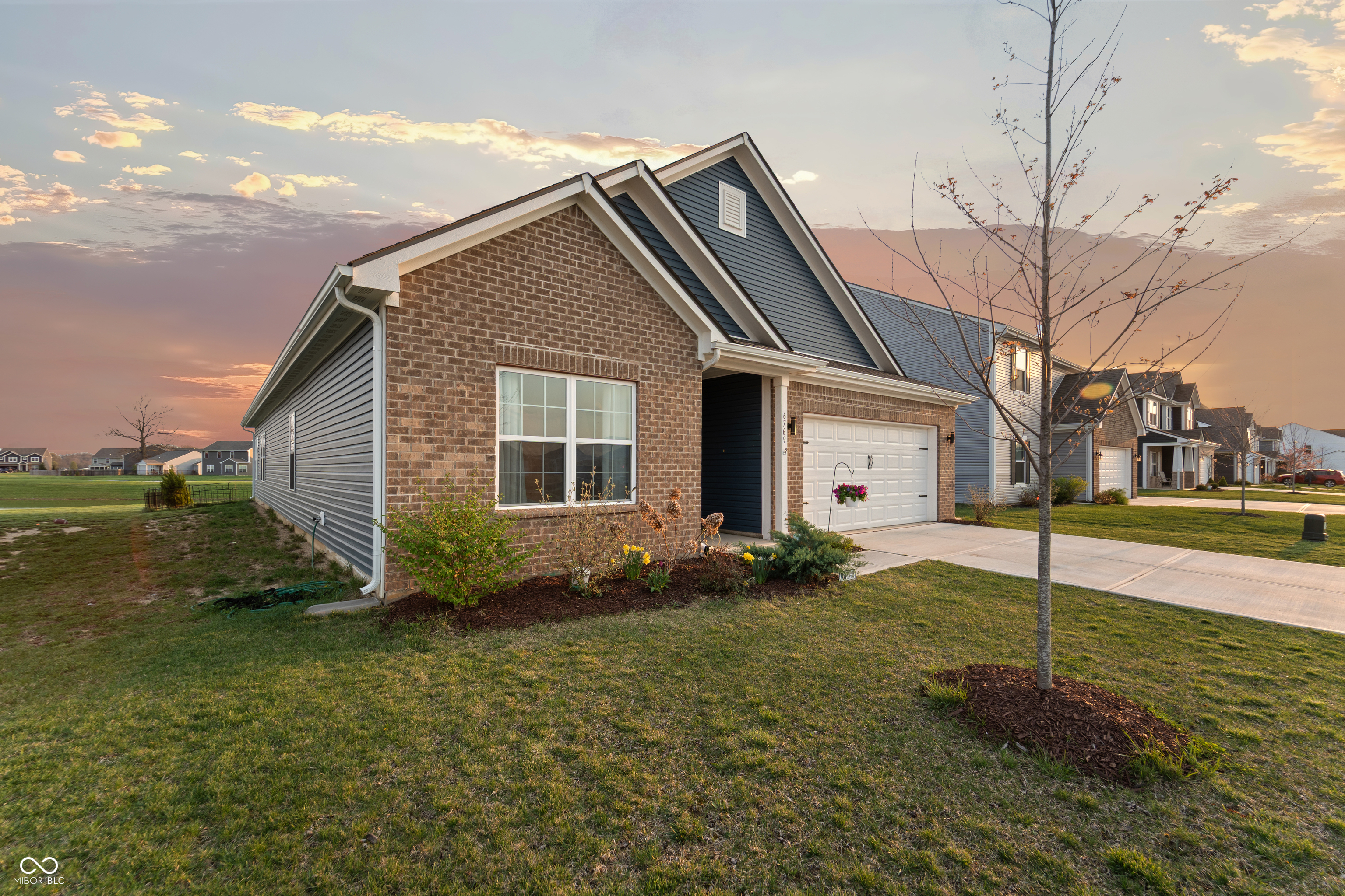 6769 Honeysuckle Way Pendleton, IN 46064 - Photo 3 of 50