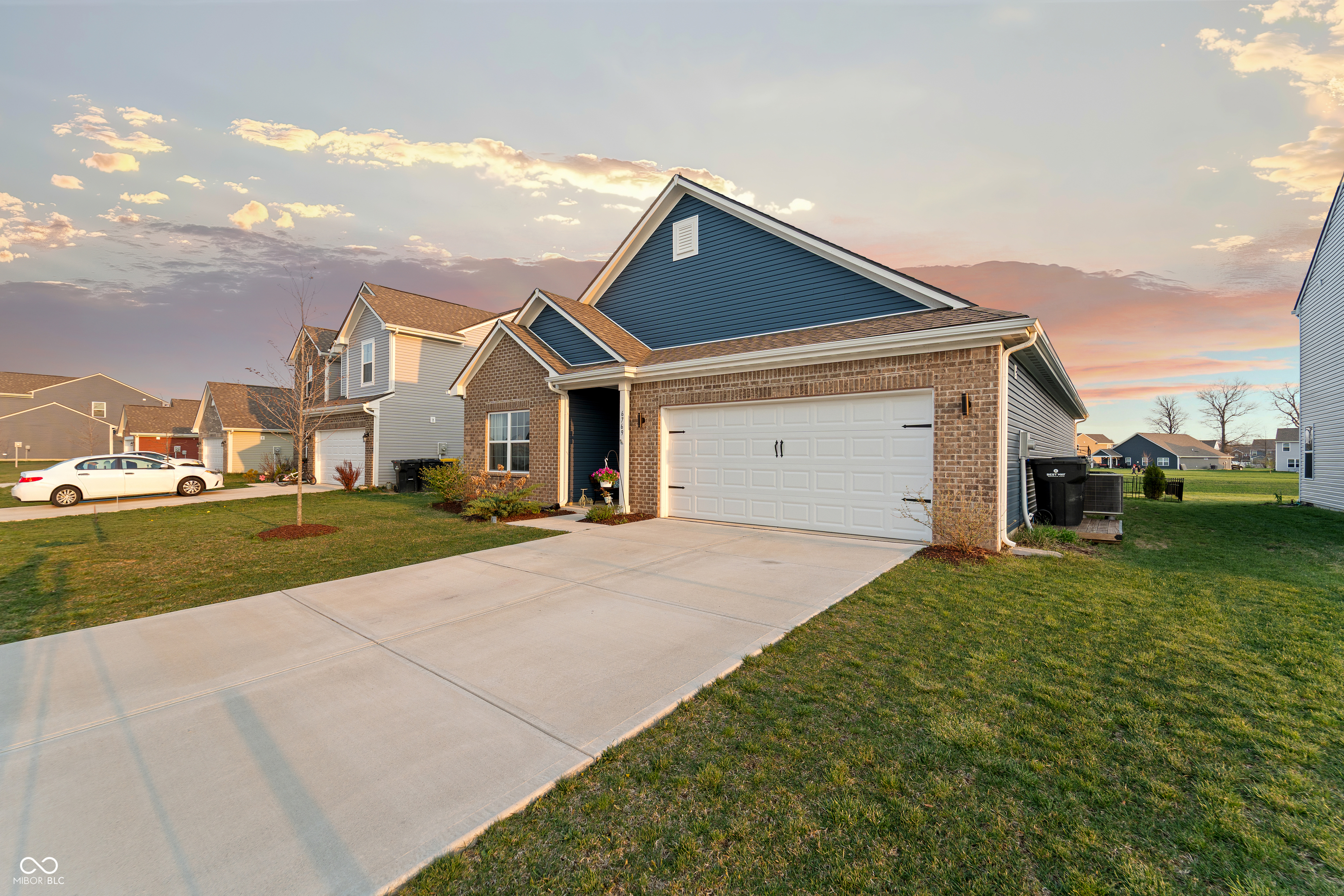 6769 Honeysuckle Way Pendleton, IN 46064 - Photo 4 of 50