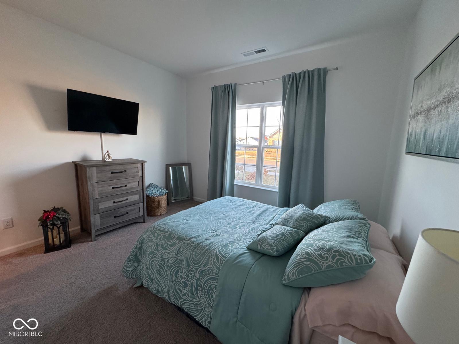 6769 Honeysuckle Way Pendleton, IN 46064 - Photo 5 of 38