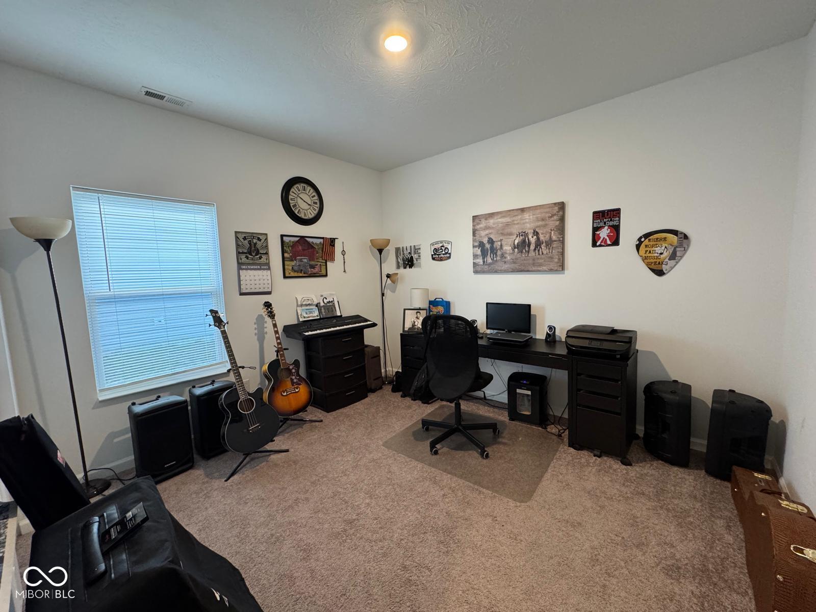 6769 Honeysuckle Way Pendleton, IN 46064 - Photo 8 of 38