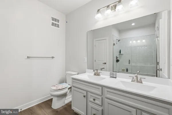 $2,700 | 21460 Mount Sterling Terrace, Unit 105, Sterling, VA 20164