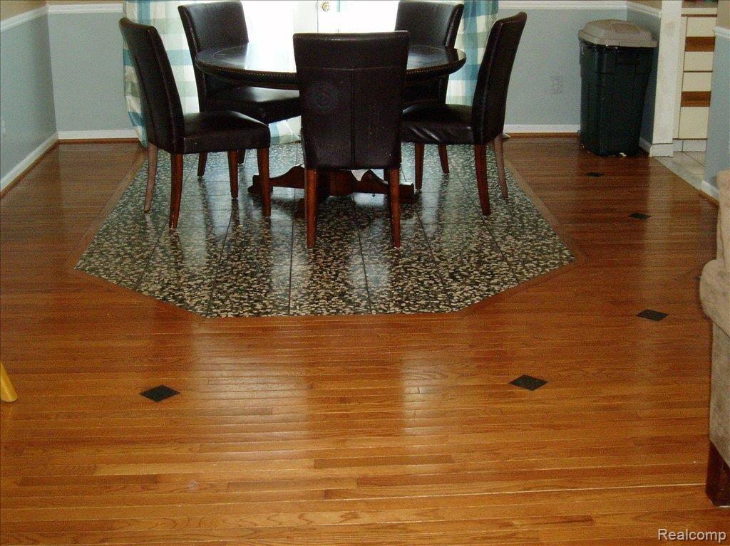 21425 Merriman Road New Boston, MI 48164 - Photo 5 of 16 Breakfast