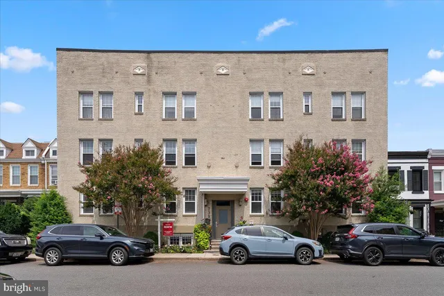$2,800 | 739 Newton Place Northwest, Unit T1, Washington, DC 20010