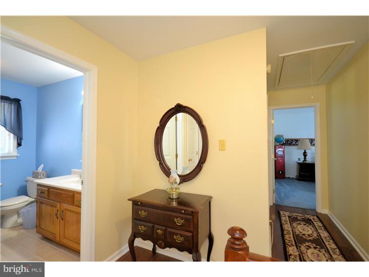 668 Griffiths Road Warrington, PA 18976 - Photo 14 of 25 Hallway
