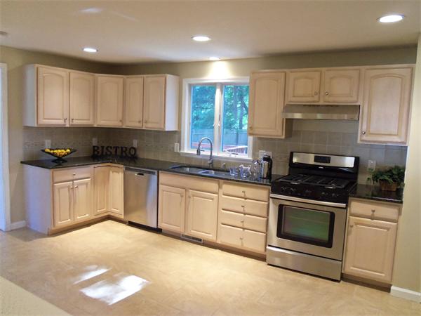 240 Nash Street Springfield, MA 01129 - Photo 3 of 25 Gallery Image 3