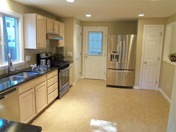 240 Nash Street Springfield, MA 01129 - Photo 4 of 25 Gallery Image 4
