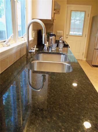 240 Nash Street Springfield, MA 01129 - Photo 5 of 25 Gallery Image 5
